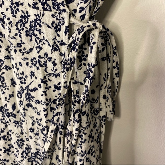 Farrow Floral Wrap V Neck Maxi Dress in Dark Blue and White Size Small - Picture 14 of 15